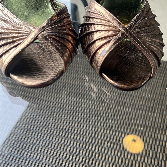 ⭐️ Bogo ⭐️ Steve Madden 8 wedge open toe copper clr shoes sandals - Picture 6 of 8